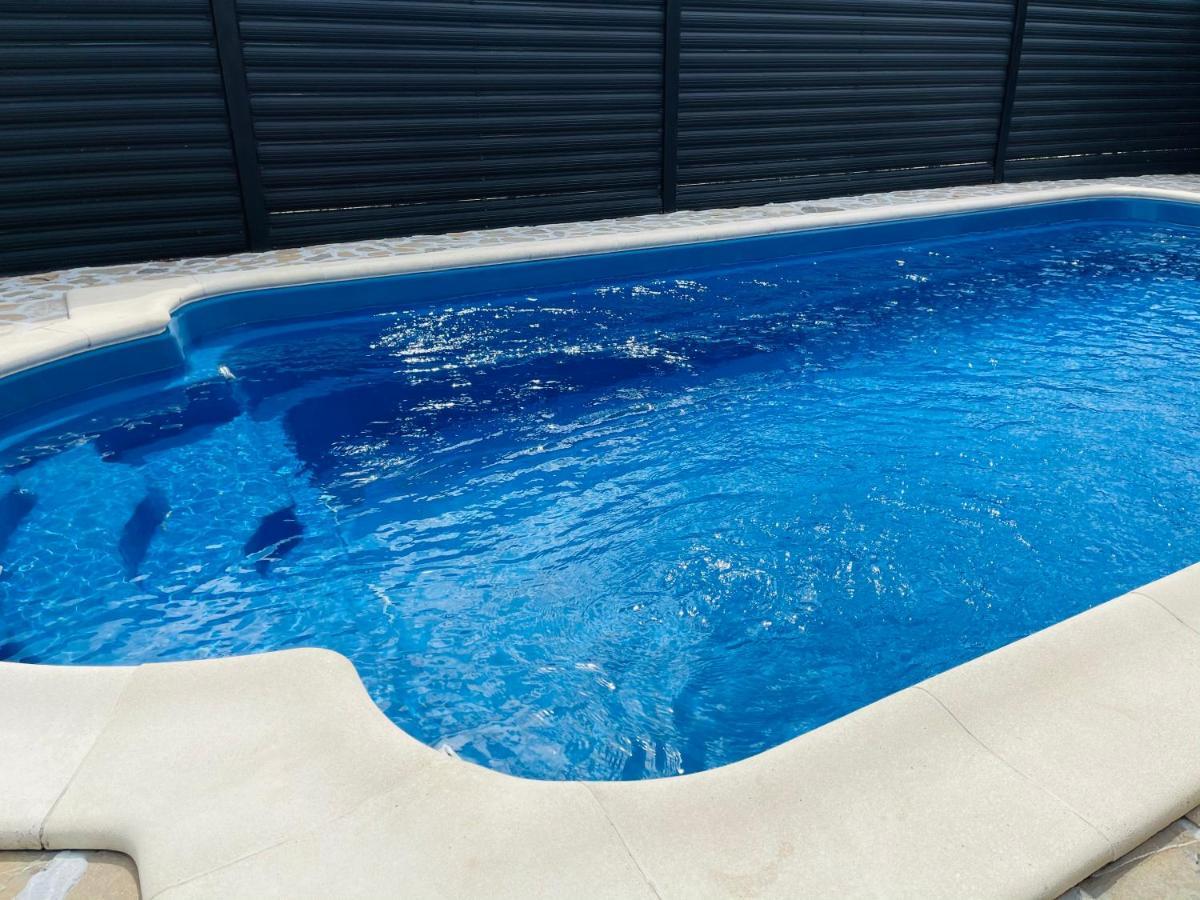 Luxury 3 Bedroom Pool Villa Gulia المظهر الخارجي الصورة